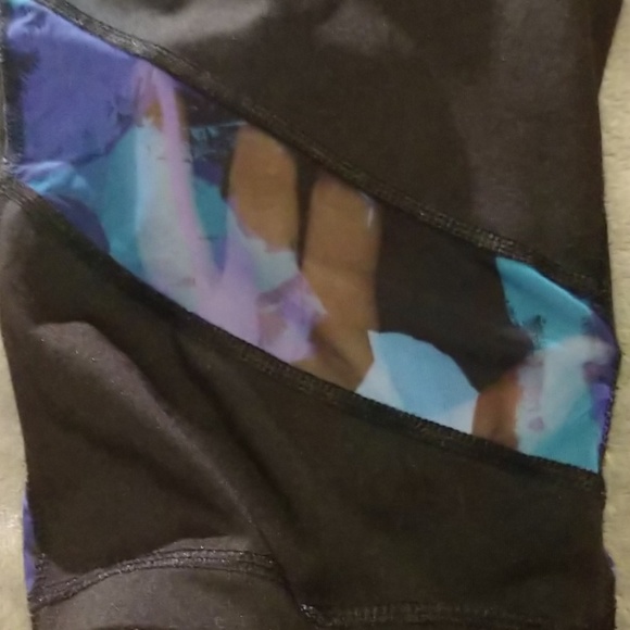 Athletic capris - Picture 2 of 3